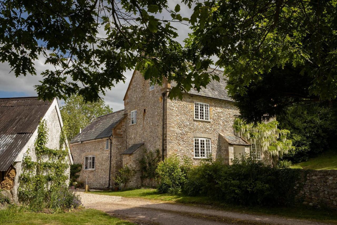 Horseshoe Barn Axminster Exteriör bild